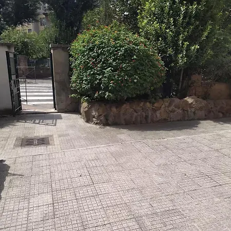 Garbatella Seminterrato * Rom